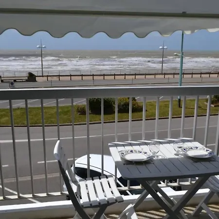 Vue Les Pieds Dans L'eau Lejlighed