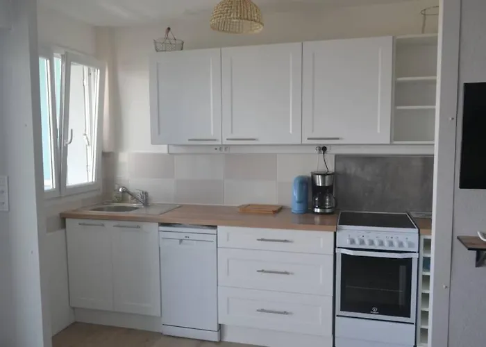 Vue Les Pieds Dans L'eau 생장드몽